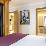 Apartahotel Les Jardins De St Cloud