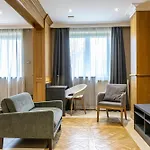 Les Jardins De St Cloud 4* サン＝クルー
