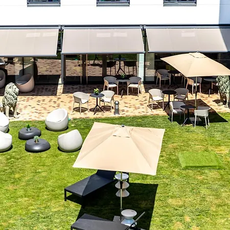 Les Jardins De St Cloud 4*