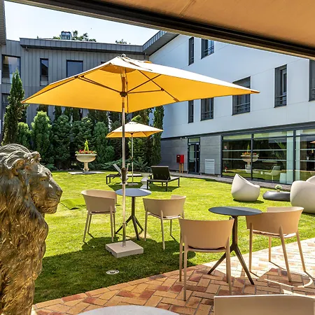 Apartmanhotel Les Jardins De St Cloud 4*