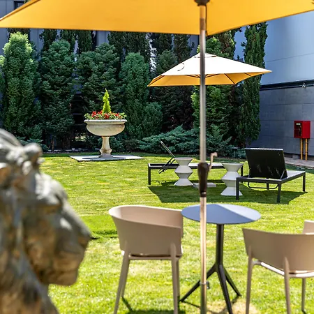 Les Jardins De St Cloud Apartmanhotel