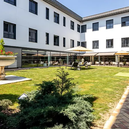 Les Jardins De St Cloud 4*