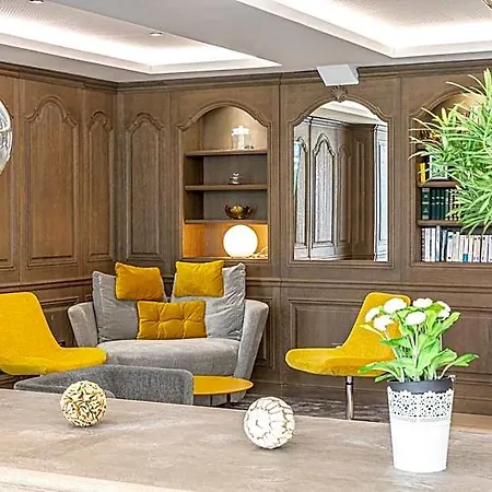 Les Jardins De St Cloud מלון דירות 4*