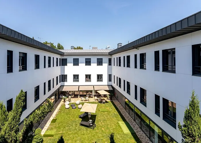 Les Jardins De St Cloud 아파트호텔 생클루