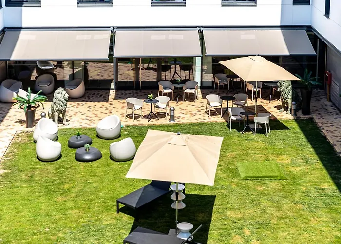 Les Jardins De St Cloud 4*