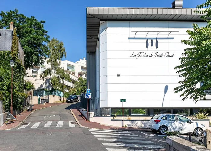 Les Jardins De St Cloud