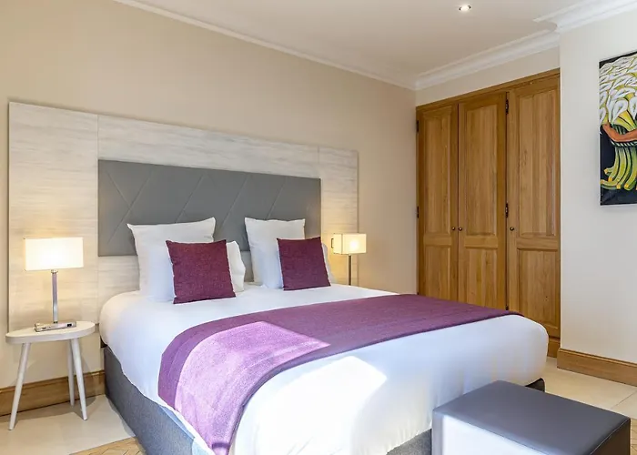 Les Jardins De St Cloud 4* Сен-Клу