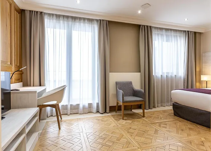 Les Jardins De St Cloud 아파트호텔 생클루