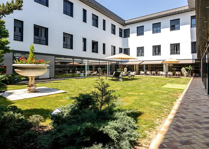 Les Jardins De St Cloud 4*