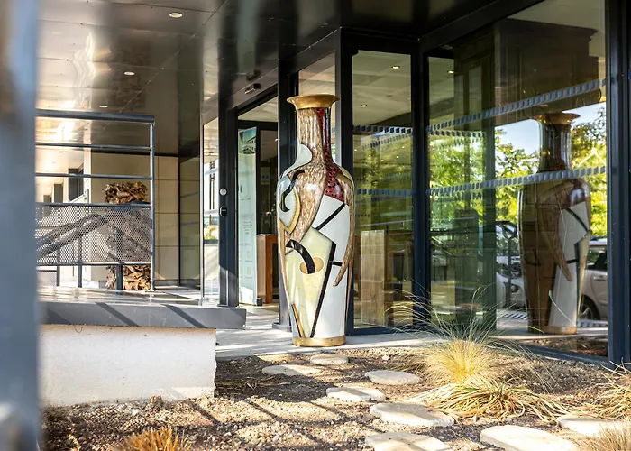 Aparthotel Les Jardins De St Cloud