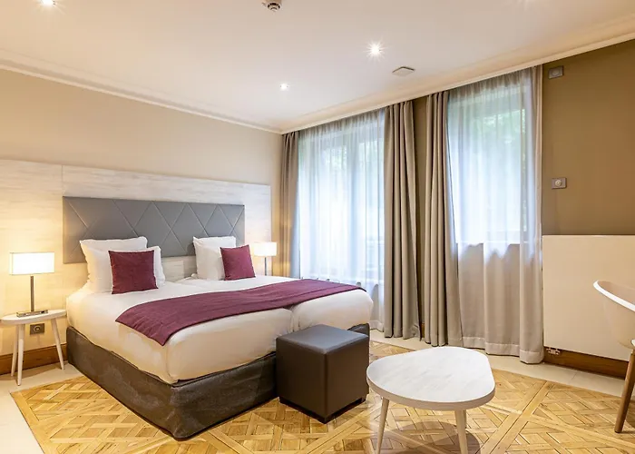 Les Jardins De St Cloud 아파트호텔 4*