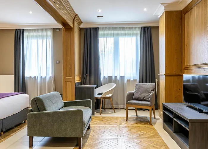 Les Jardins De St Cloud 4* 생클루